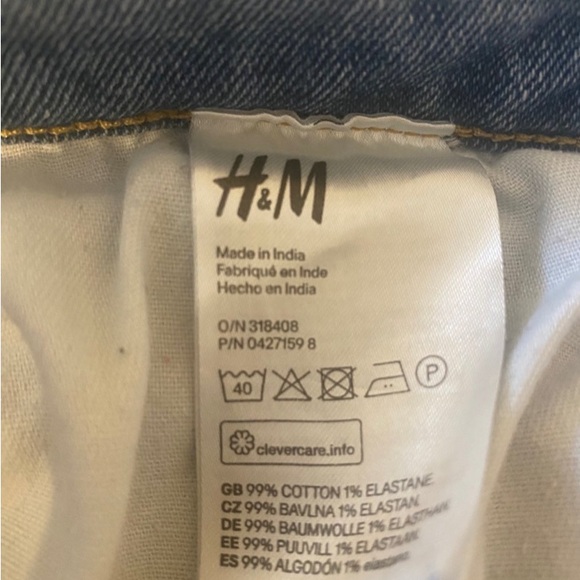 H&M Men’s Skinny Ripped Jeans 
Size 32
Button Fly - Picture 6 of 10